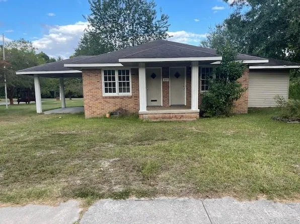 210 S Church St, Manning, SC 29102