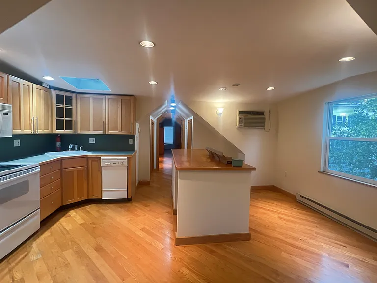 229 Hurley St #3 — Photo 9