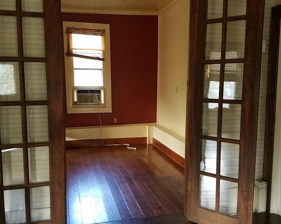 1st image of 120 Franklin Ave