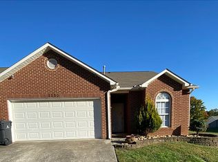 2550 Glen Meadow Rd, Knoxville, TN 37909