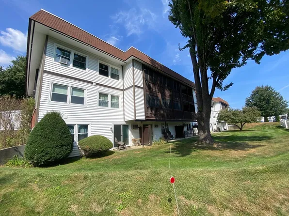 7 Keegan Ln #B, Greenfield, MA 01301