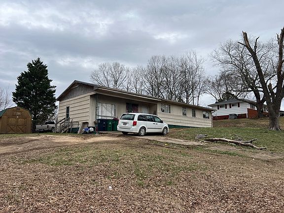 3rd image of 1306 Coleman Cir