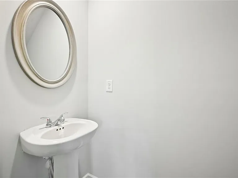 4437 Ben Hill Rd — Photo 11