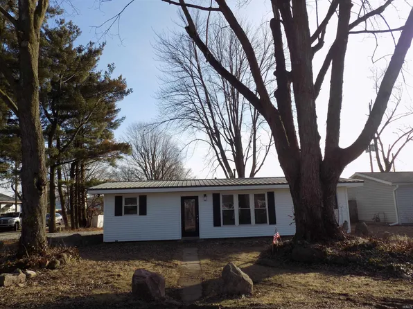 19196 Tarman Rd, New Paris, IN 46553