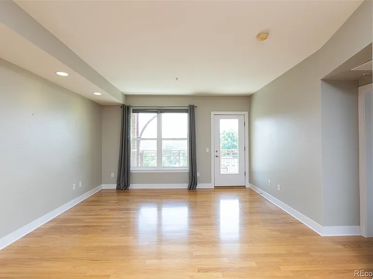 2240 N Clay St #505 — Photo 11