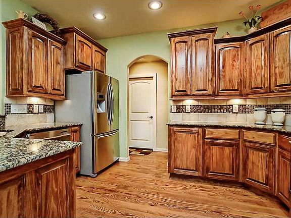 3rd image of 5 Bardon Ln