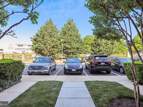 5th image of 3133 Hawthorne Dr NE #3133