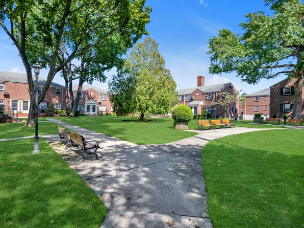 211-11 73rd Avenue image 3 of 11