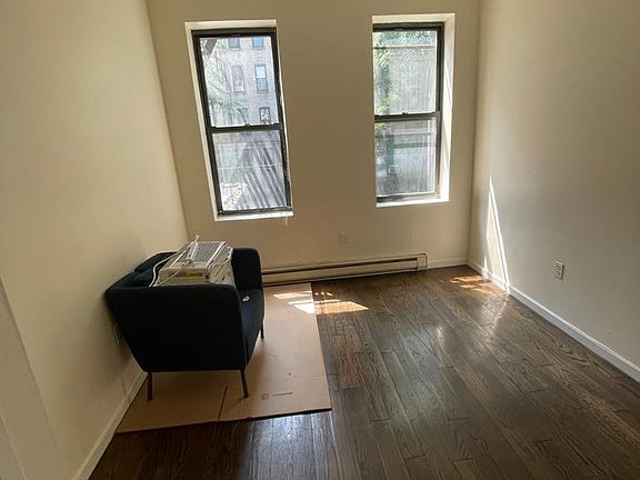 3rd image of 19 Tudor St