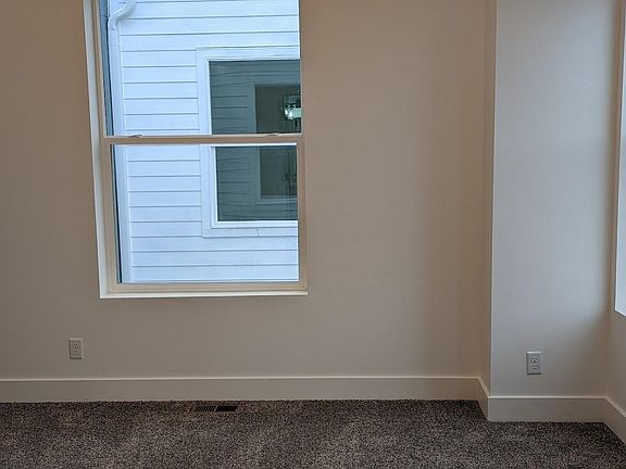 4th image of 909 W Euclid Ave S #6