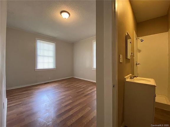 5th image of 1108 W 7th Ave