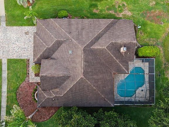 2nd image of 5183 Golf Club Ln