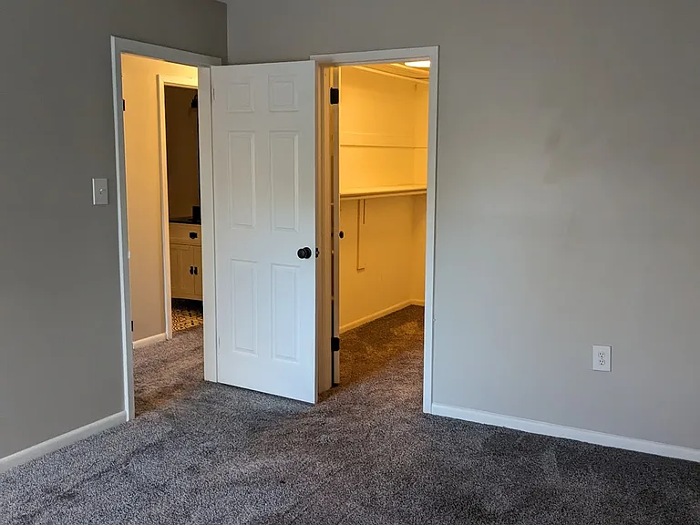 1403 Northgate Sq #32 — Photo 28