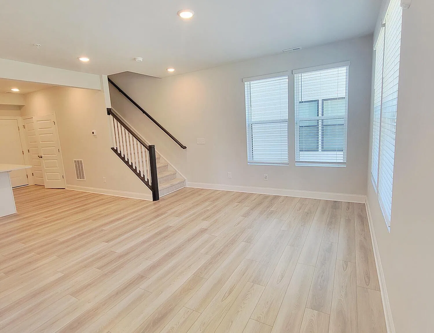 2 bed, 2.5 bath, 1528 sqft, $2,195 — Photo 2