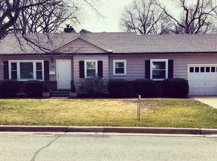 5201 W 55th St, Roeland Park, KS 66205