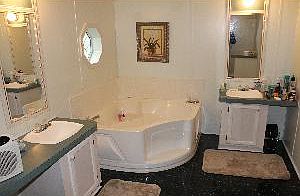 4th image of 101 Avron Dr