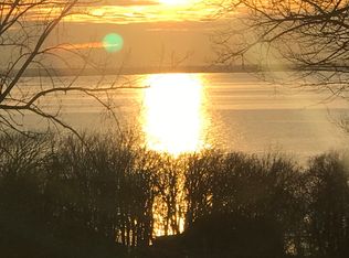 5221 Sunset Bluff Dr, Green Bay, WI 54311