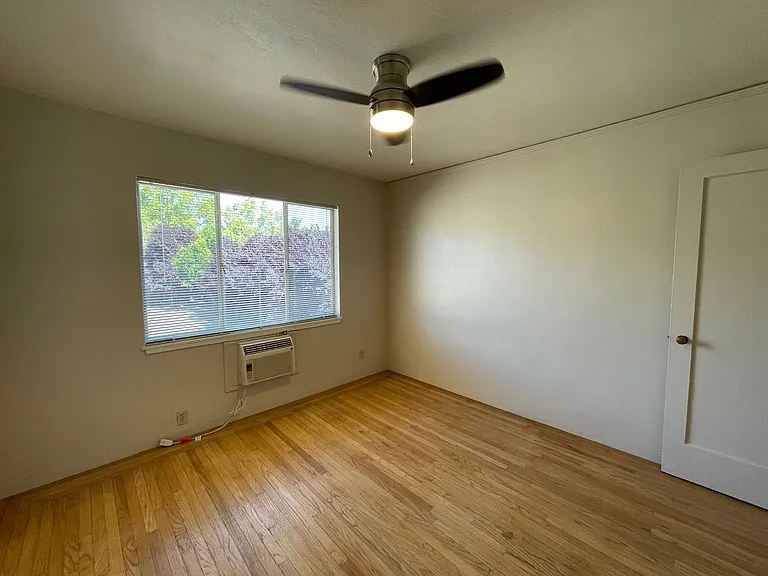 East Sacramento Charmer at 3349/3357 I Street — Photo 9