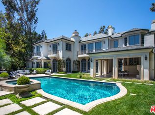 1154 Summit Dr, Beverly Hills, CA 90210