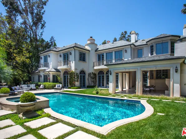 1154 Summit Dr, Beverly Hills, CA 90210