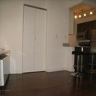 Rented by Platinvm Property Group New York | media 8