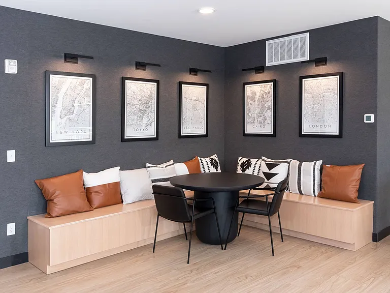 CityLine — Photo 18