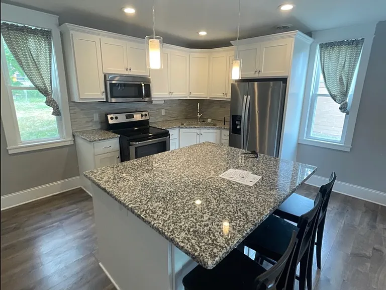 316 Water St — Photo 2