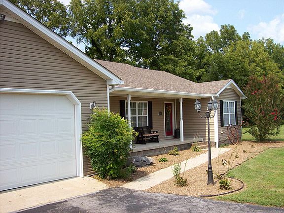 2nd image of 155 Dakota Ln