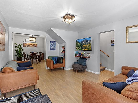 2nd image of 804 Residence St