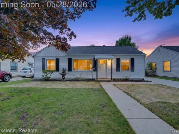 26304 Barnes St, Roseville, MI 48066