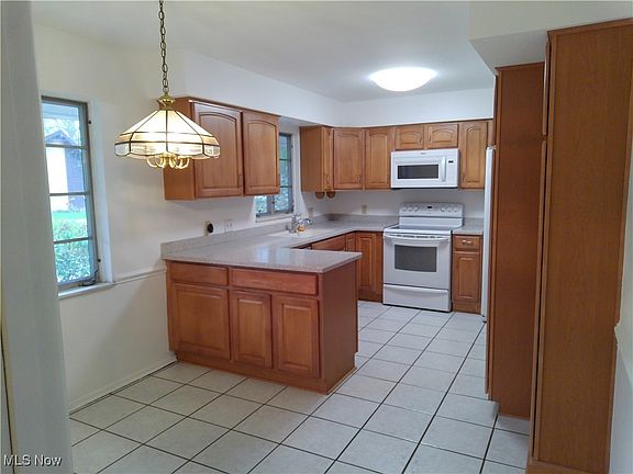 2nd image of 581 Northwood Dr