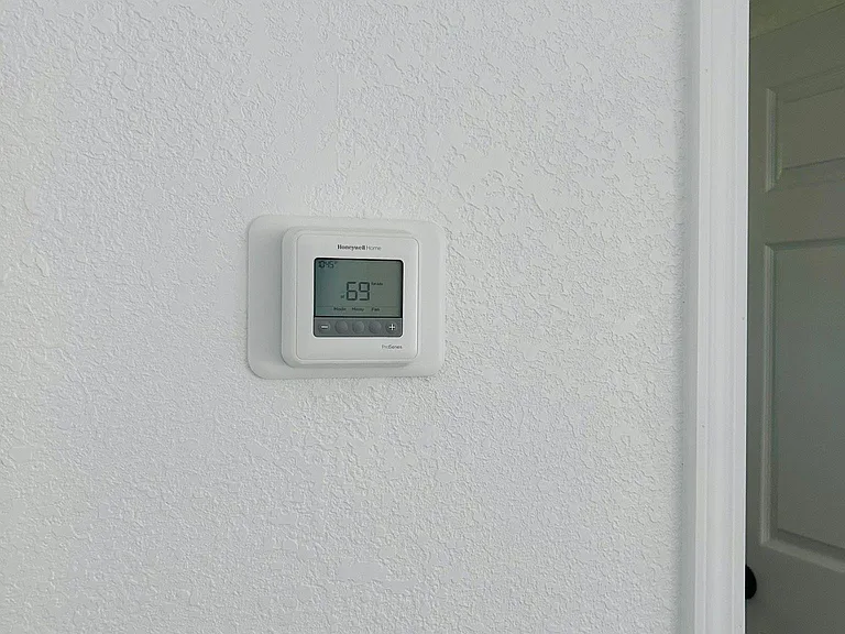 529 W Rimby Ave — Photo 5