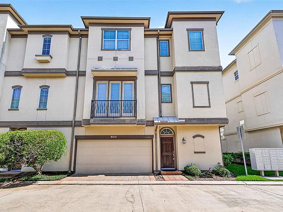 2nd image of 8810 Lakeshore Bend Dr