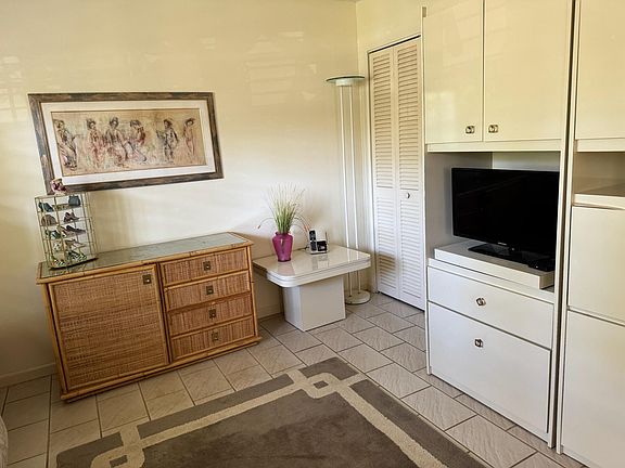 4th image of 13192 Lucinda Palm Court #C