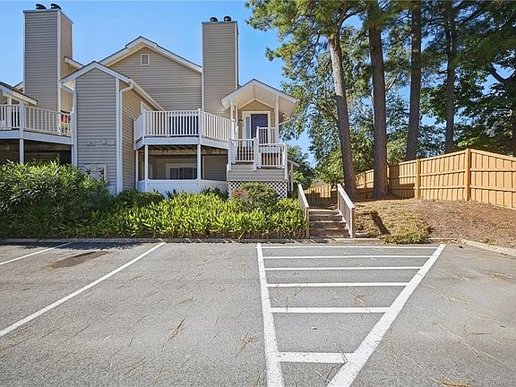 3rd image of 2502 Cove Point Pl