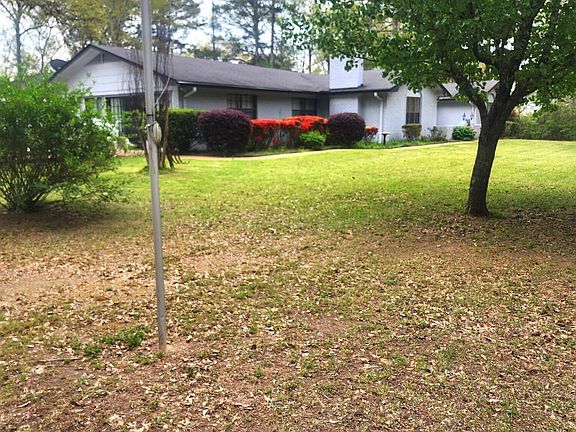3rd image of 151 Deer Park Rd