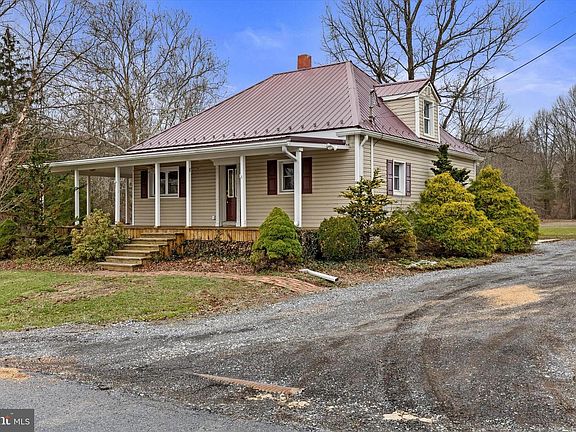 3rd image of 883 Siddonsburg Rd