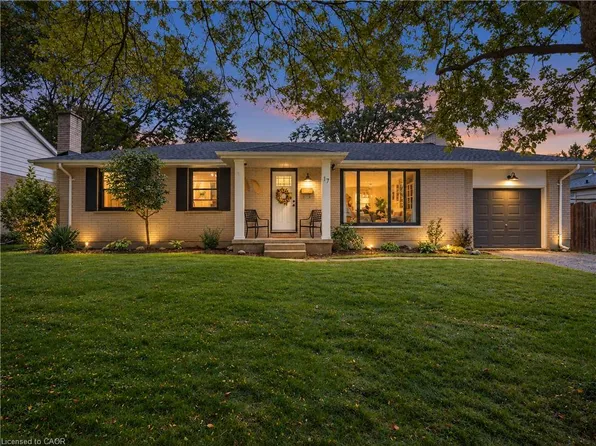 17 Butler Dr, Saint Thomas, ON N5R 4Y9