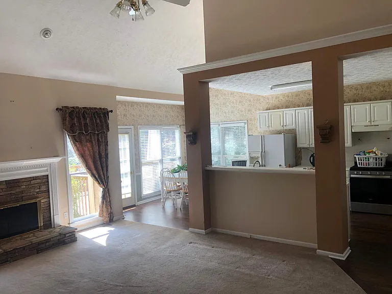 Living Room/Kitchen