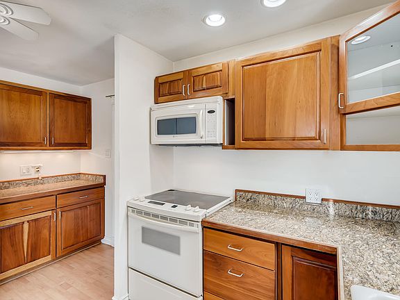 5th image of 3335 W Evans Ave