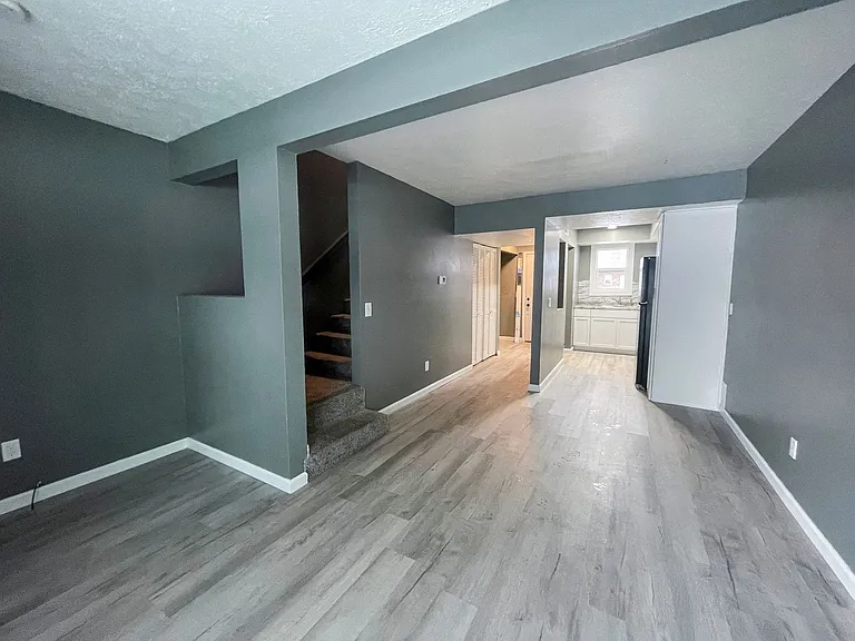 Clinic Court Apartments — Photo 65