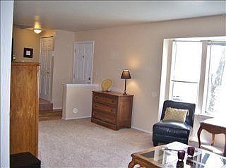 4th image of 368 Oakbrook Ct