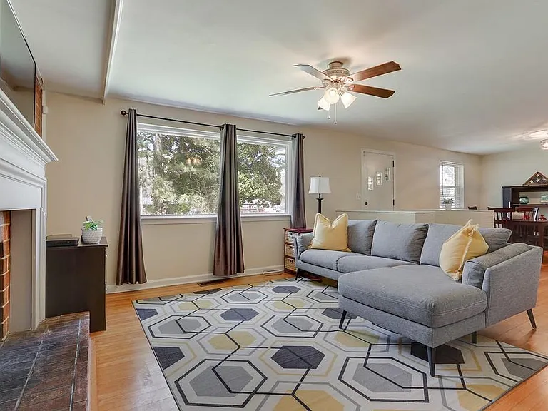 1397 Scott Blvd — Photo 2