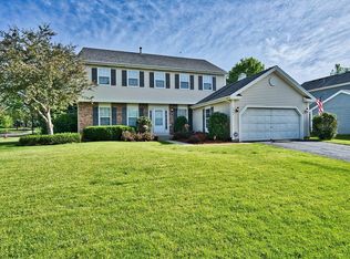 2340 Glenmoor Dr, Dundee, IL 60118