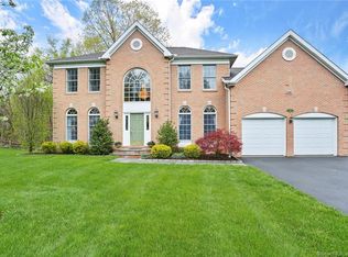 104 Salem Rd, Trumbull, CT 06611