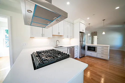 40 Thorndike St Photo 1
