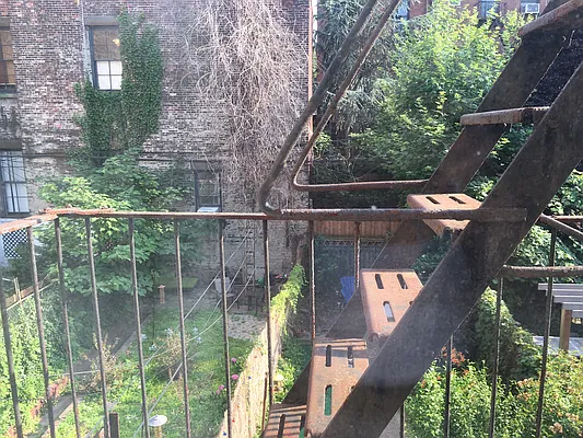 Rented by Realty Collective | media 31