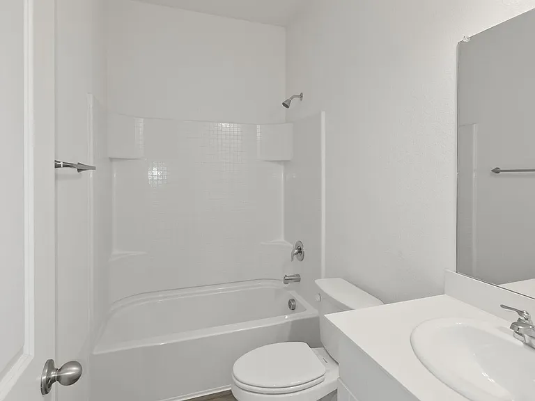 410 Forest St — Photo 6