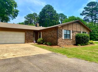 201 Lakeview Cir, Russellville, AR 72802