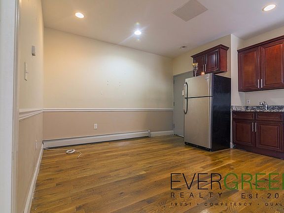 3rd image of 1625 Eastern Pkwy APT 4C